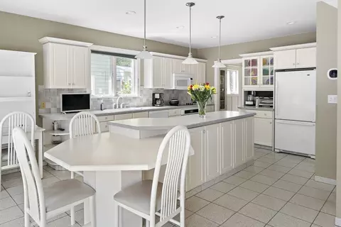 667 Salem St, Lynnfield, MA 01940 photo 9