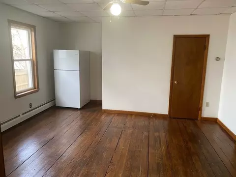 Living - 282 Sprague, Fall River, MA 02724 photo 5 of 10