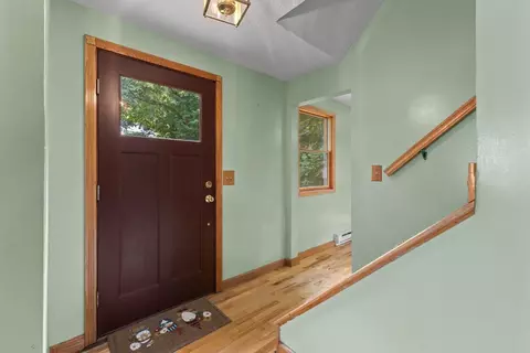 Entry Way - 41 Drexel St, Worcester, MA 01602 photo 5 of 6