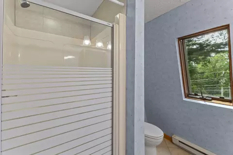 Bath - 41 Drexel St, Worcester, MA 01602 photo 2 of 3