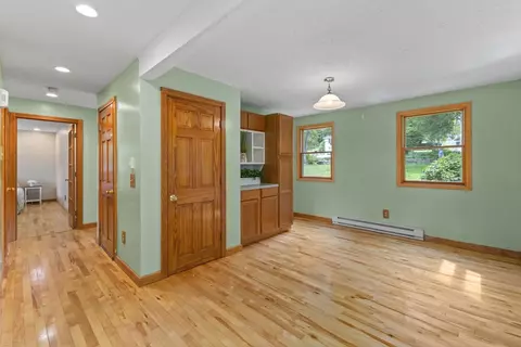 Entry Way - 41 Drexel St, Worcester, MA 01602 photo 6 of 6