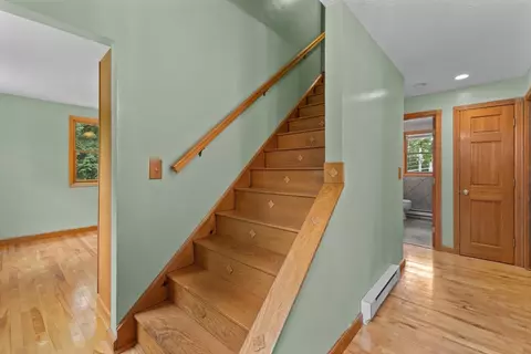 Entry Way - 41 Drexel St, Worcester, MA 01602 photo 3 of 6