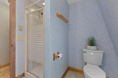 Bath - 41 Drexel St, Worcester, MA 01602 photo 3 of 3