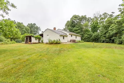 Exterior - 7 Fairacres Ave, Raynham, MA 02767 photo 6 of 7