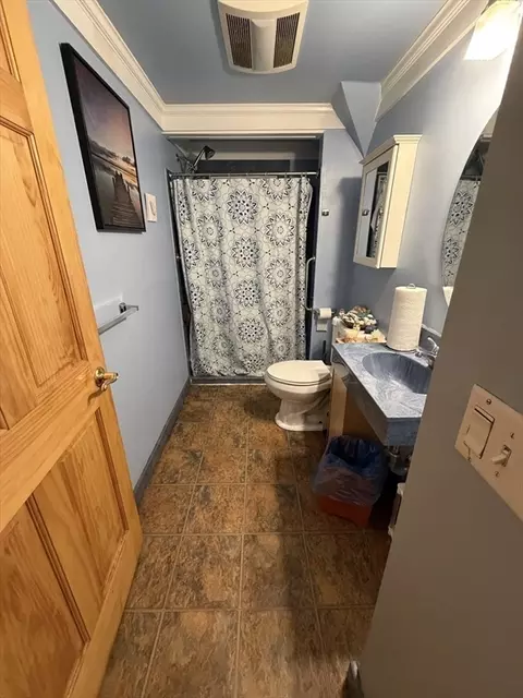 Bath - 103 Greene, Springfield, MA 01109 photo 1 of 1