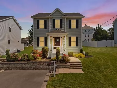Exterior - 738 Hicks St, Fall River, MA 02724 photo 2 of 9