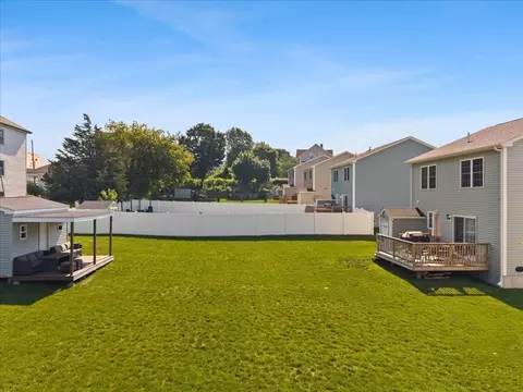 Exterior - 738 Hicks St, Fall River, MA 02724 photo 6 of 9