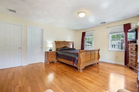 Bedroom - 4 Heritage Dr, Reading, MA 01867 photo 2 of 6