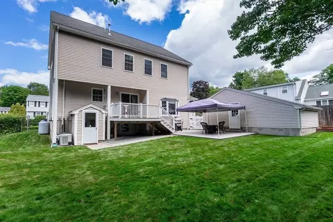 Exterior - 4 Heritage Dr, Reading, MA 01867 photo 3 of 9