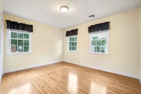 Bedroom - 4 Heritage Dr, Reading, MA 01867 photo 4 of 6