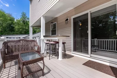 Exterior - 4 Heritage Dr, Reading, MA 01867 photo 8 of 9