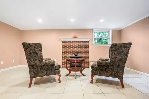 Living - 4 Heritage Dr, Reading, MA 01867 photo 4 of 4