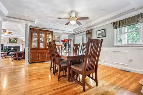 Dining - 4 Heritage Dr, Reading, MA 01867 photo 2 of 2