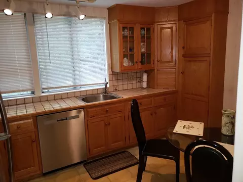5 Longwood Dr #205, Andover, MA 01810