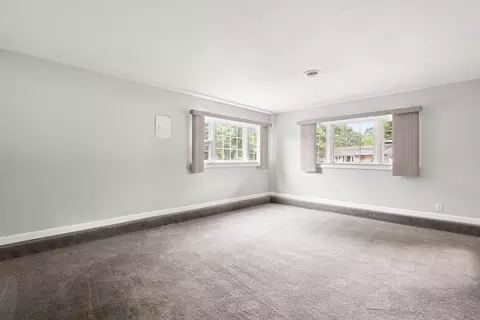 Living - 26 Cromesett Rd, Wareham, MA 02571 photo 5 of 8