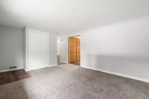 Living - 26 Cromesett Rd, Wareham, MA 02571 photo 2 of 8