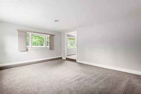 Living - 26 Cromesett Rd, Wareham, MA 02571 photo 6 of 8