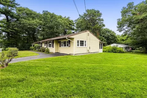 Exterior - 26 Cromesett Rd, Wareham, MA 02571 photo 3 of 12