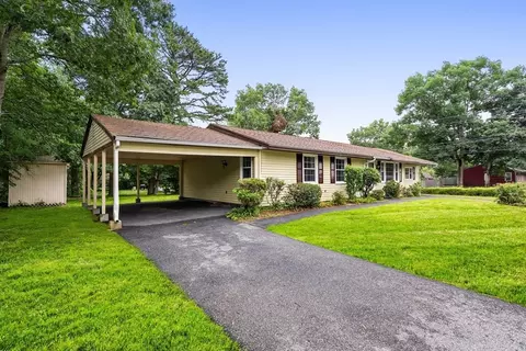 Exterior - 26 Cromesett Rd, Wareham, MA 02571 photo 2 of 12