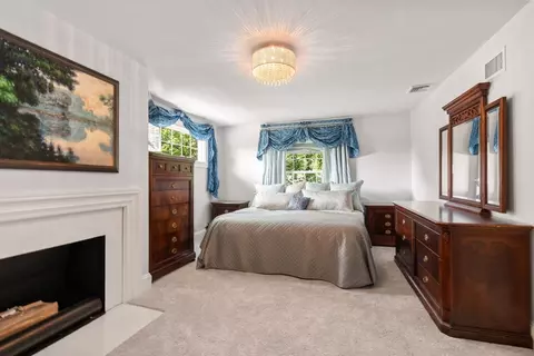 Bedroom - 111 Clinton Rd, Brookline, MA 02445 photo 2 of 6