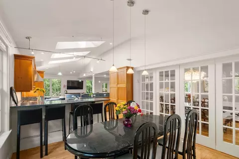 Dining - 111 Clinton Rd, Brookline, MA 02445 photo 4 of 5