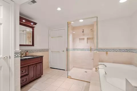Bath - 111 Clinton Rd, Brookline, MA 02445 photo 2 of 2