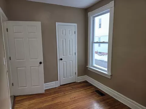 Bedroom - 184 King St, Springfield, MA 01109 photo 1 of 8