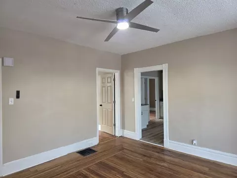 Living - 184 King St, Springfield, MA 01109 photo 5 of 9