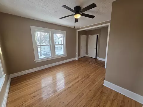 Living - 184 King St, Springfield, MA 01109 photo 9 of 9
