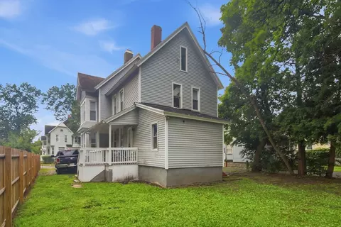 Exterior - 184 King St, Springfield, MA 01109 photo 2 of 4