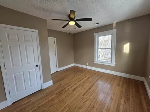 Bedroom - 184 King St, Springfield, MA 01109 photo 4 of 8