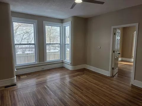 Living - 184 King St, Springfield, MA 01109 photo 1 of 9