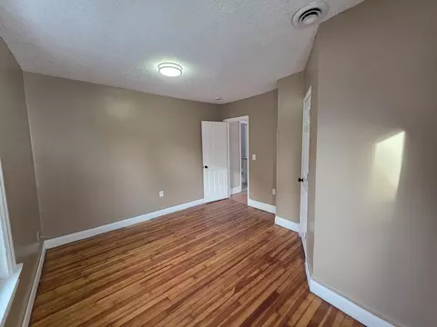 Bedroom - 184 King St, Springfield, MA 01109 photo 6 of 8