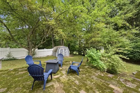 Exterior - 28 Intervale Rd, Springfield, MA 01118 photo 9 of 10