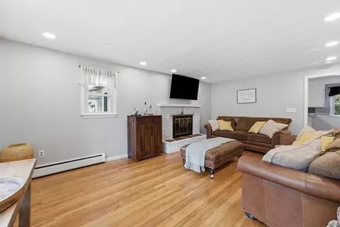 Living - 28 Intervale Rd, Springfield, MA 01118 photo 1 of 3