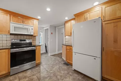 212 Emerson St, Springfield, MA 01118 photo 27