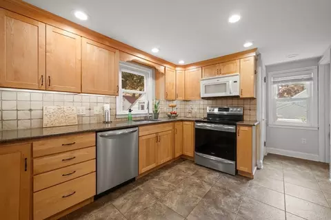 212 Emerson St, Springfield, MA 01118 photo 26