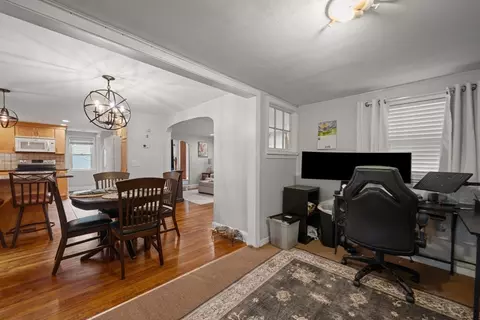 212 Emerson St, Springfield, MA 01118 photo 23