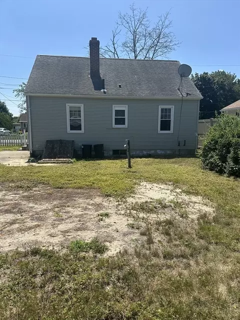 42 Clairmont Ave, Chicopee, MA 01013 photo 4