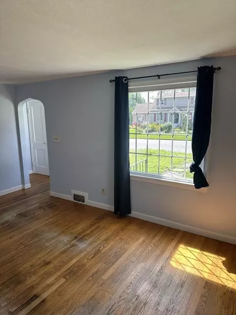 42 Clairmont Ave, Chicopee, MA 01013 photo 15
