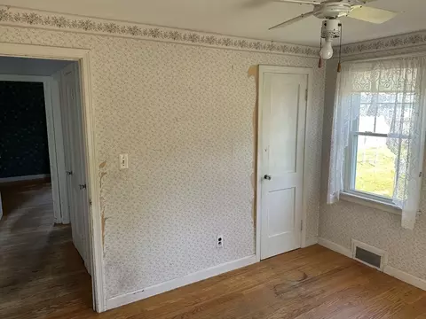 42 Clairmont Ave, Chicopee, MA 01013 photo 20