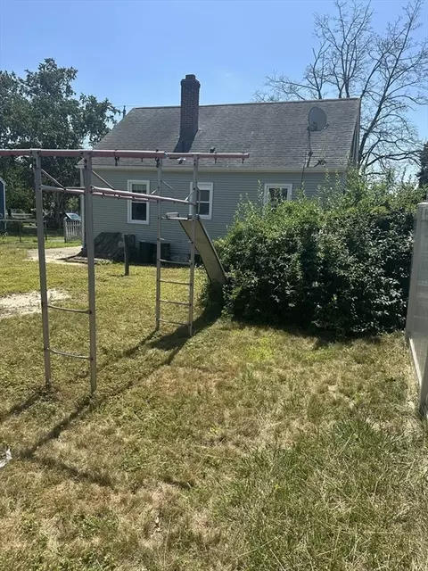 42 Clairmont Ave, Chicopee, MA 01013 photo 5