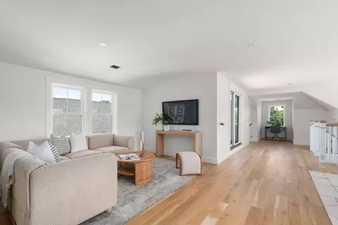 Entry Way - 37 Foley Beach Rd, Hingham, MA 02043 photo 3 of 4