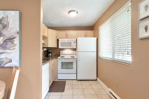 Kitchen - 16 Appleton Park #E4, Ipswich, MA 01938 photo 1 of 4