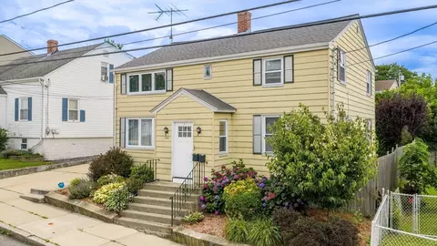 541 Woodman St, Fall River, MA 02724 photo 2