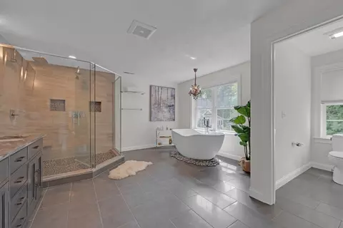Bath - 16 Golf Ridge Dr #16, Sutton, MA 01590 photo 2 of 7