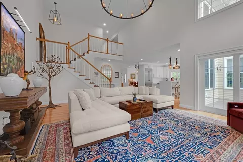 Living - 16 Golf Ridge Dr #16, Sutton, MA 01590 photo 1 of 2