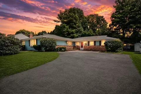 7 Pocahontas Dr, Peabody, MA 01960