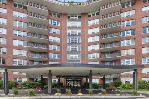 280 Boylston St #713, Newton, MA 02459