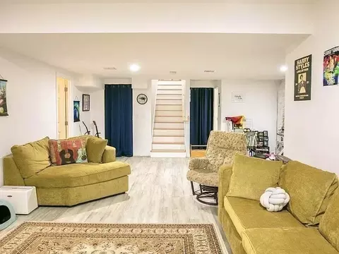 Living - 238 Sherbert Rd, Ashburnham, MA 01430 photo 6 of 9
